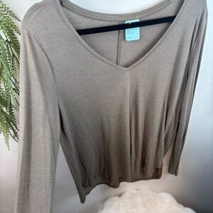 Massimo lightweight sweater. V neck. Taupe. Size XL